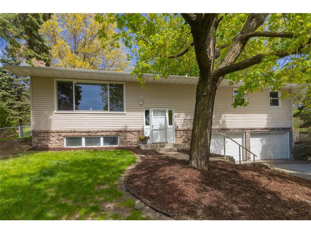 2220 Bossard Drive Roseville MN 55113 7040534 image2