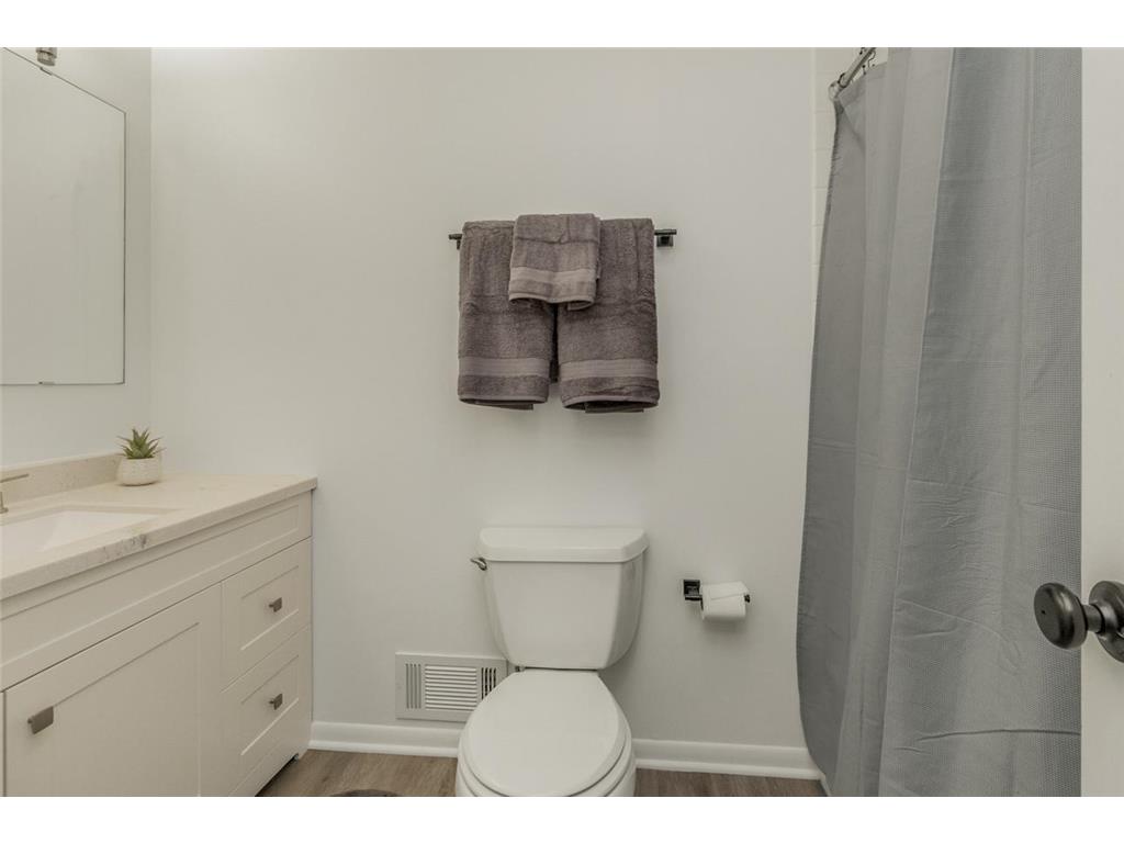 2220 Bossard Drive Roseville MN 55113 7040534 image23