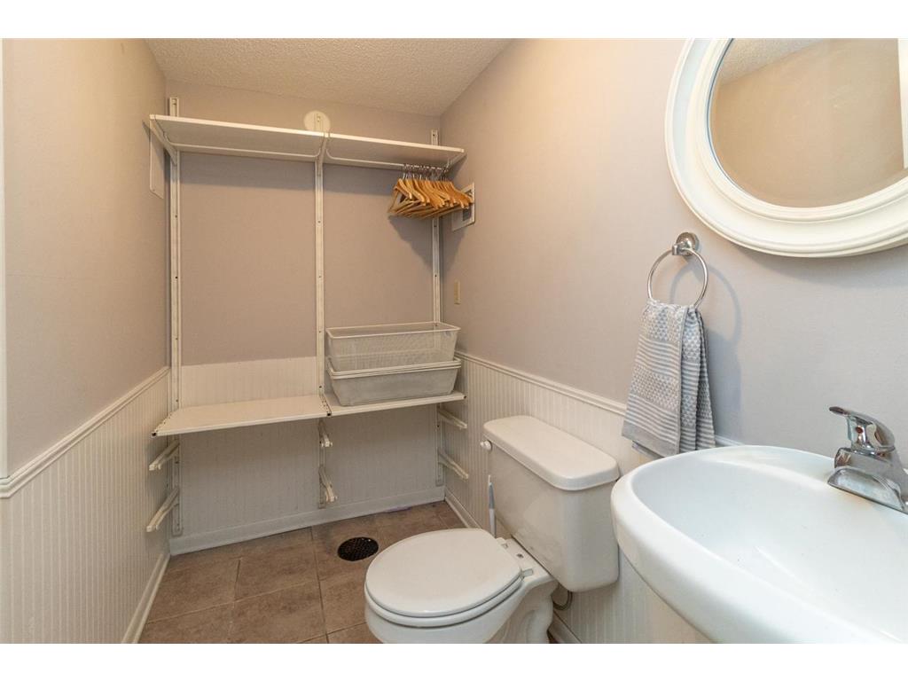 2220 Bossard Drive Roseville MN 55113 7040534 image32