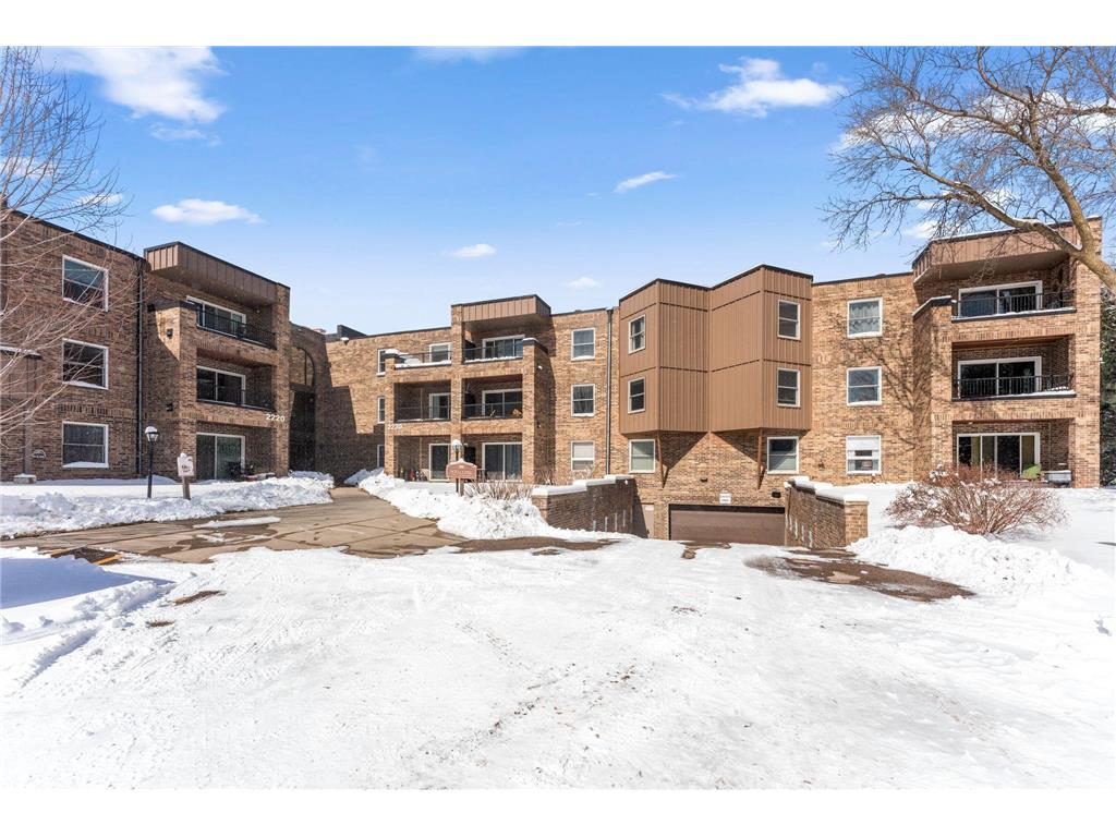 2220 Midland Grove Road #112 Roseville MN 55113 7011644 image1