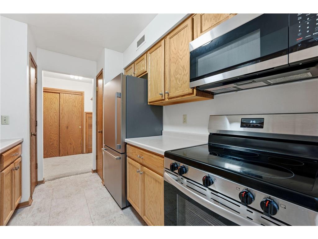 2220 Midland Grove Road #112 Roseville MN 55113 7011644 image13