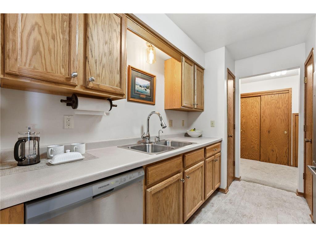 2220 Midland Grove Road #112 Roseville MN 55113 7011644 image15