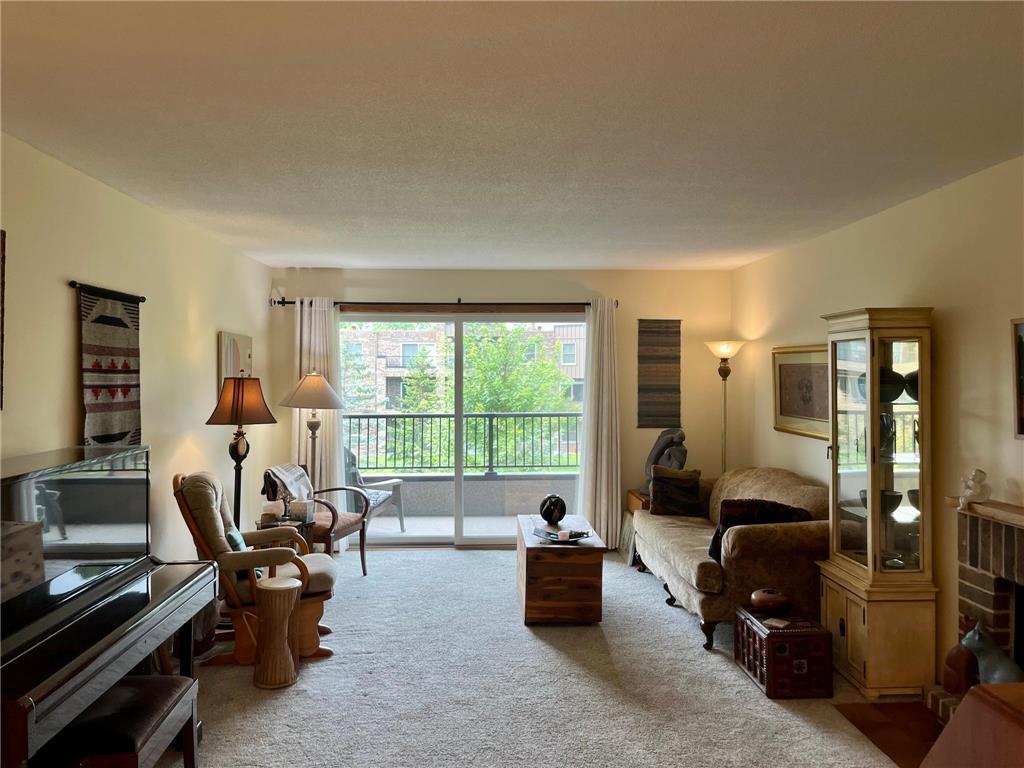 2220 Midland Grove Road #201 Roseville MN 55113 6460126 image1