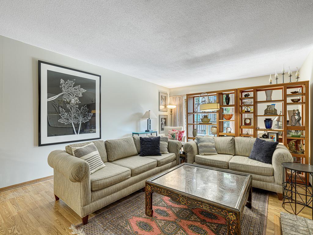 2220 Midland Grove Road #202 Roseville MN 55113 7027369 image1