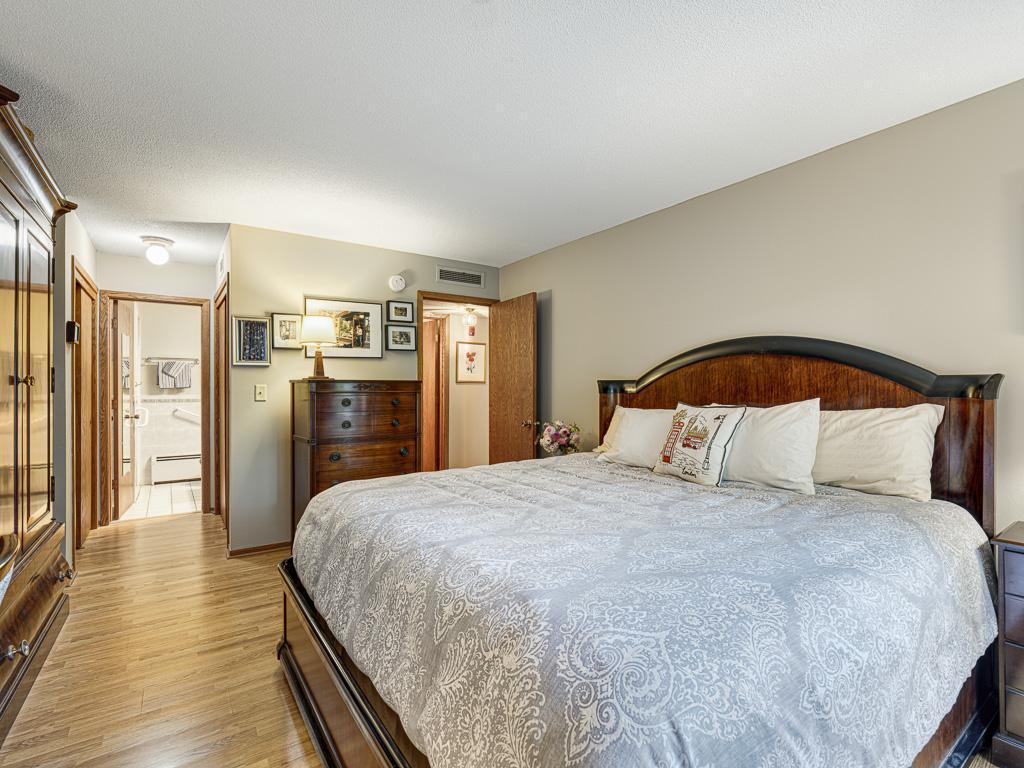 2220 Midland Grove Road #202 Roseville MN 55113 7027369 image11