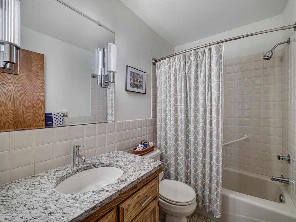 2220 Midland Grove Road #202 Roseville MN 55113 7027369 image15