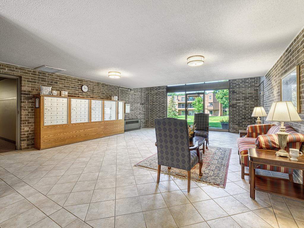 2220 Midland Grove Road #202 Roseville MN 55113 7027369 image16