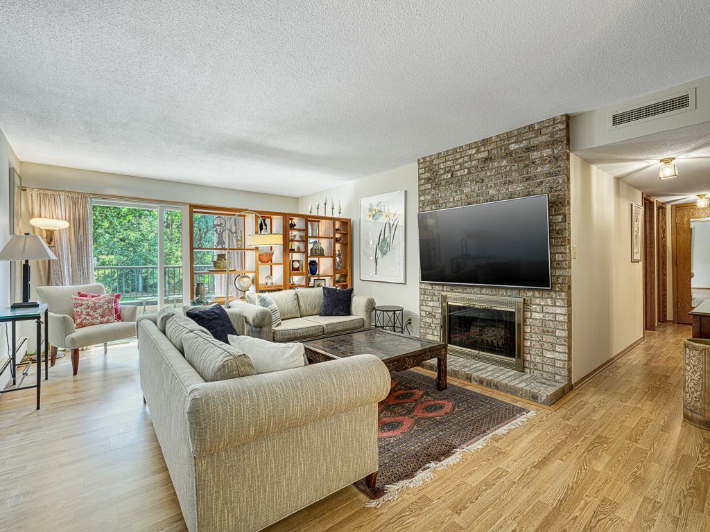 2220 Midland Grove Road #202 Roseville MN 55113 7027369 image2