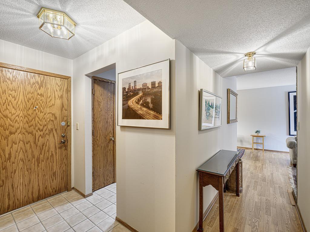 2220 Midland Grove Road #202 Roseville MN 55113 7027369 image9