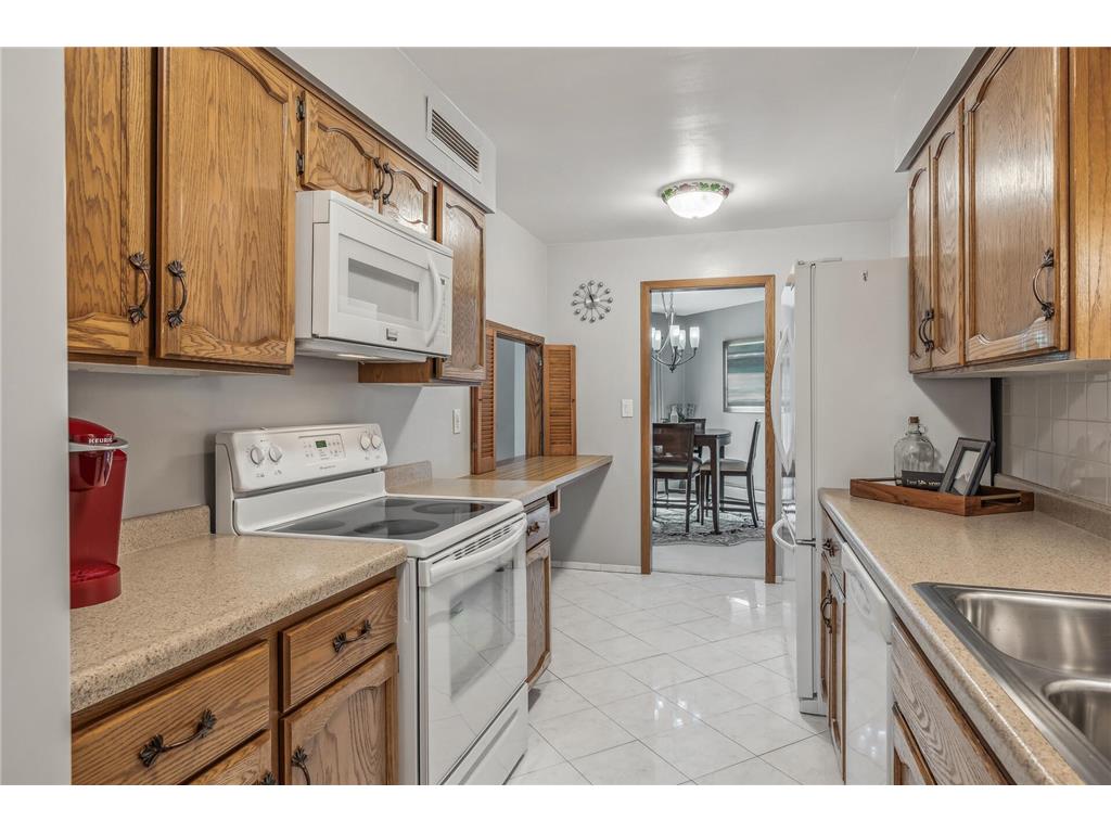 2220 Midland Grove Road #211 Roseville MN 55113 6551138 image1