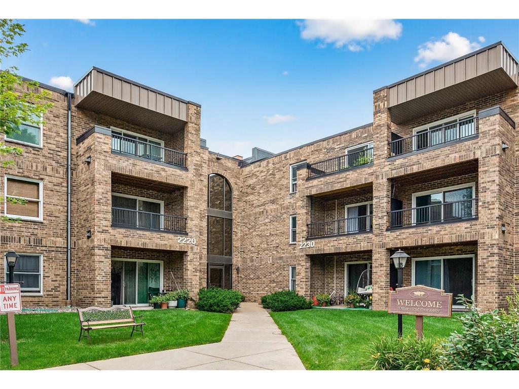 2220 Midland Grove Road #304 Roseville MN 55113 6759920 image1