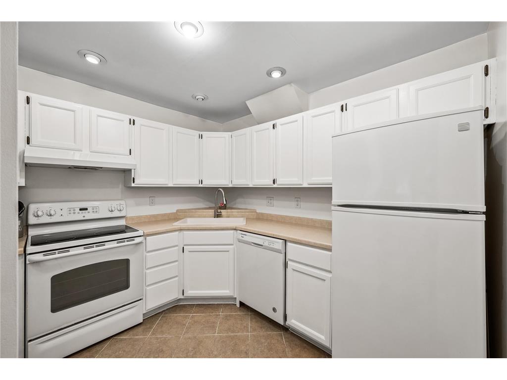 2220 Ridge Drive #16 Saint Louis Park MN 55416 7068555 image10