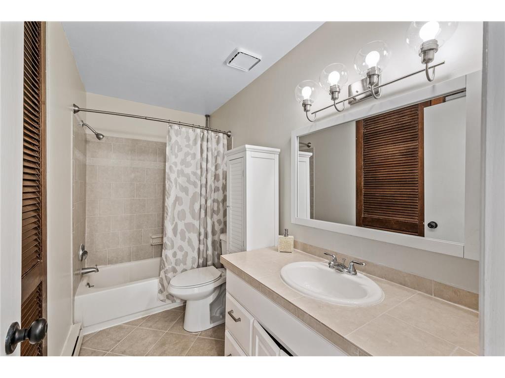 2220 Ridge Drive #16 Saint Louis Park MN 55416 7068555 image17