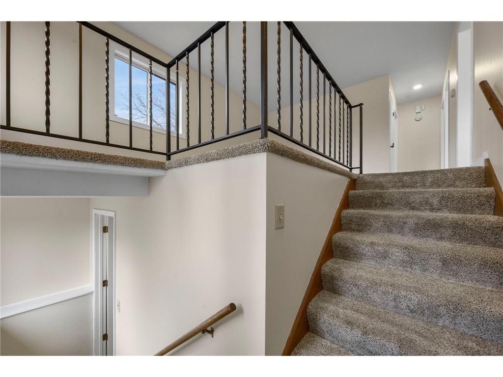 2221-2223 W 82nd Street Bloomington MN 55431 7077830 image11