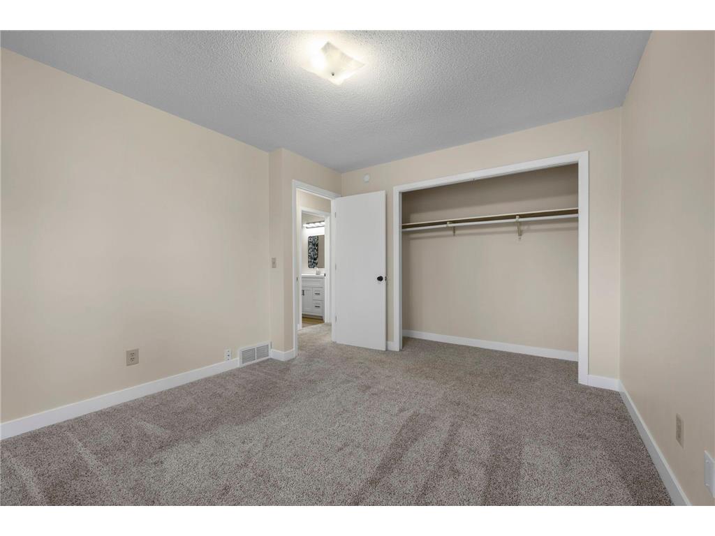 2221-2223 W 82nd Street Bloomington MN 55431 7077830 image16