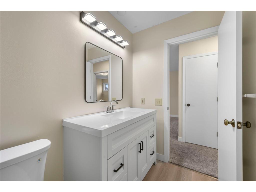 2221-2223 W 82nd Street Bloomington MN 55431 7077830 image18