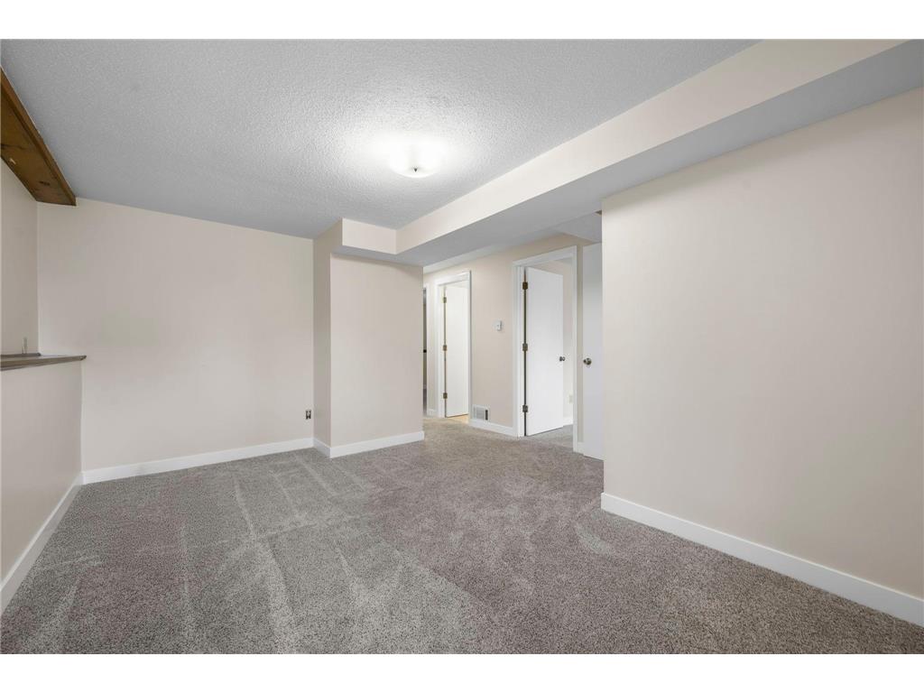 2221-2223 W 82nd Street Bloomington MN 55431 7077830 image20
