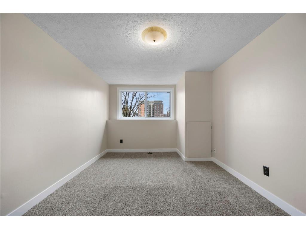 2221-2223 W 82nd Street Bloomington MN 55431 7077830 image23