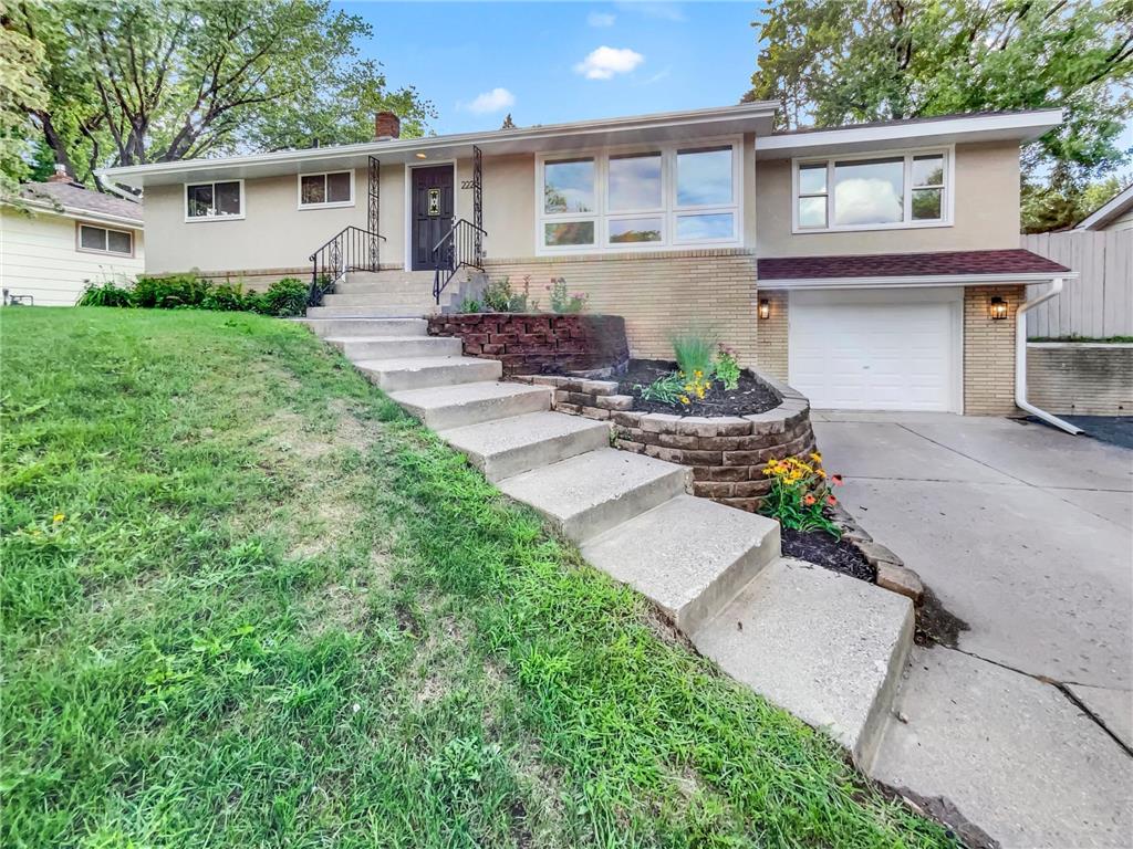 2221 Craig Place Maplewood MN 55109 6418724 image1