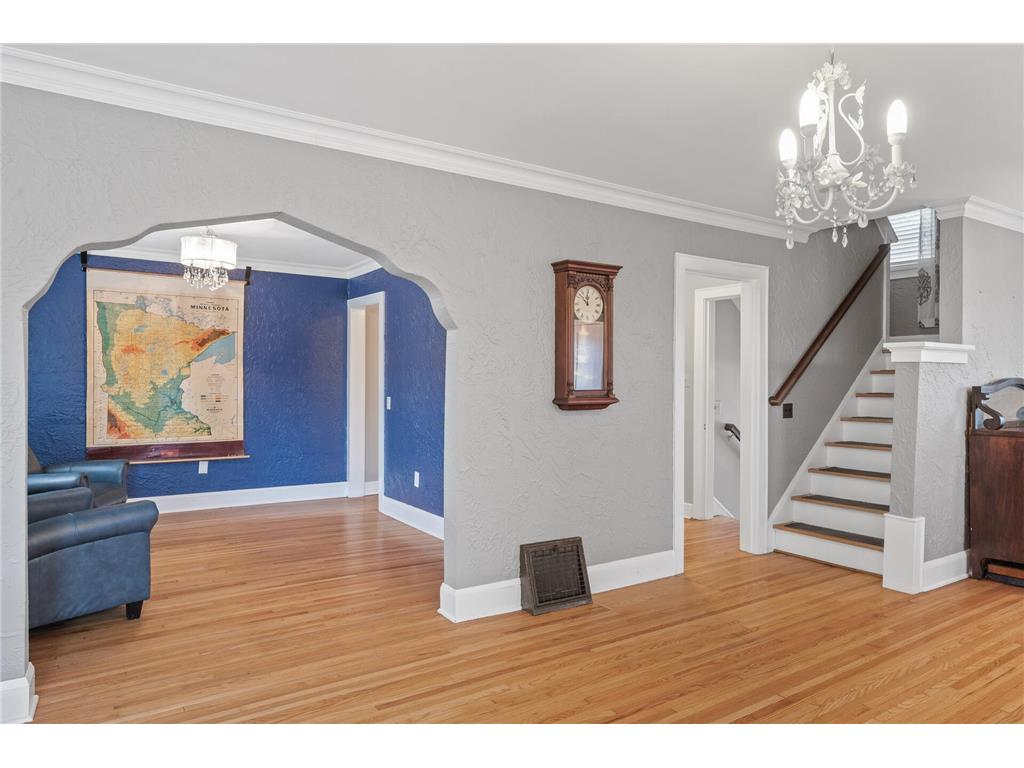 2221 Dodd Road, Mendota Heights, MN, 55120 MLS 6476454 Edina Realty