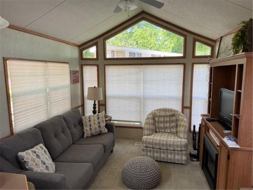 2221 Reubens #20 Lane SW Farwell MN 56327 - Lobster Lake 7095027 image10