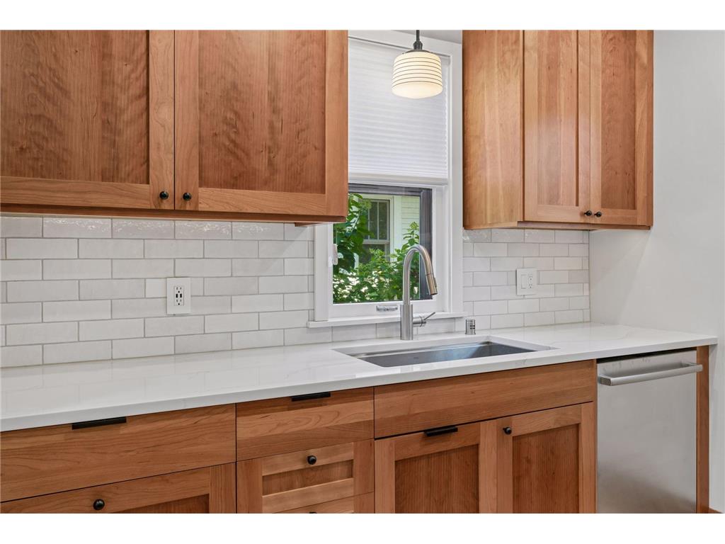 2221 Selby Avenue Saint Paul MN 55104 7106138 image10