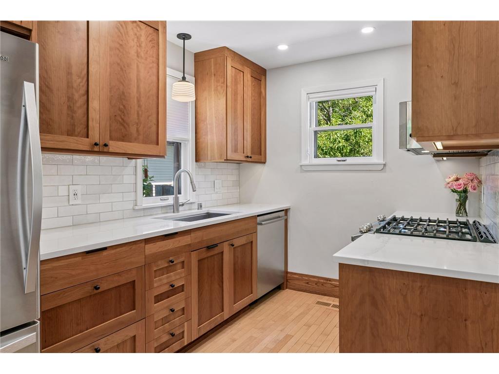 2221 Selby Avenue Saint Paul MN 55104 7106138 image9