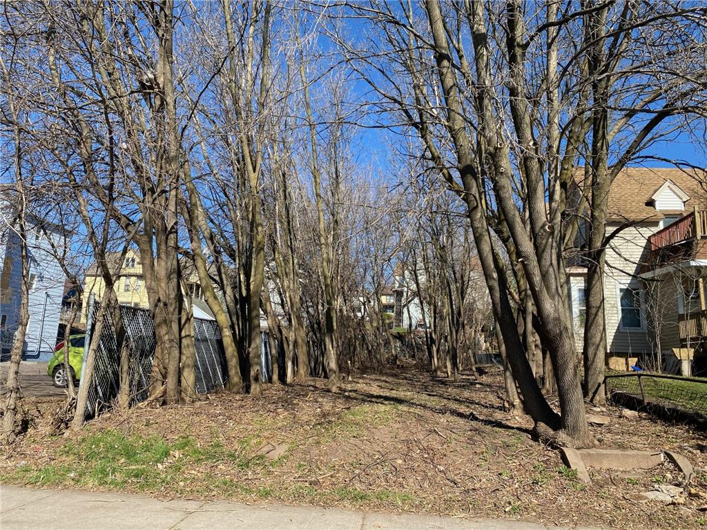 2221 W 3rd St Duluth MN 55806 6511986 image1