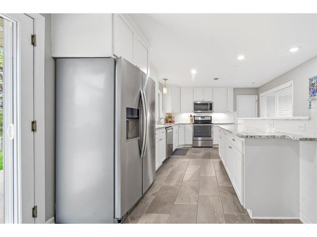 2222 Draper Avenue Roseville MN 55113 7059386 image13