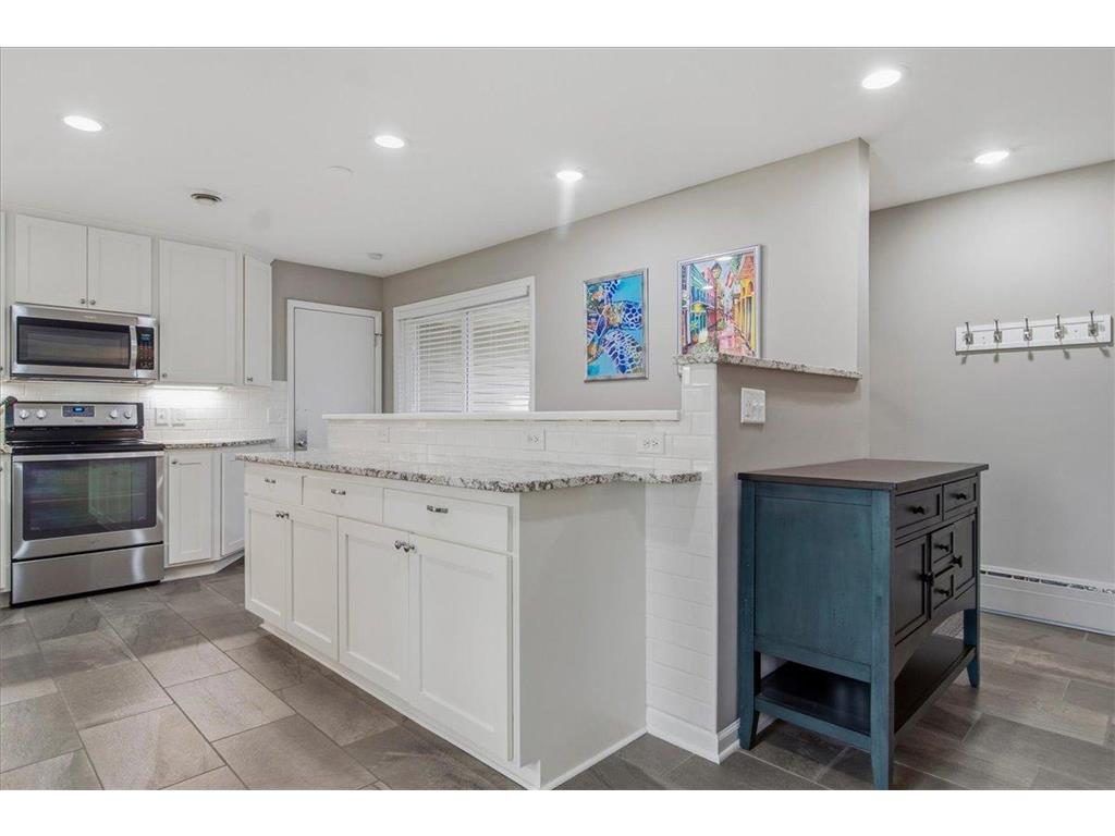 2222 Draper Avenue Roseville MN 55113 7059386 image15