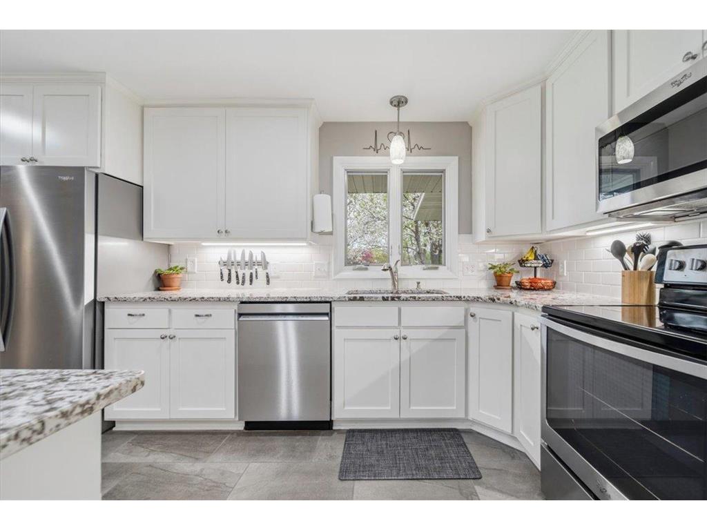 2222 Draper Avenue Roseville MN 55113 7059386 image17