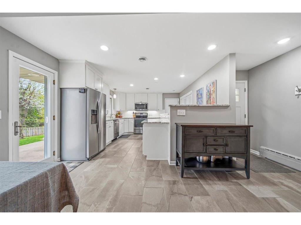 2222 Draper Avenue Roseville MN 55113 7059386 image2