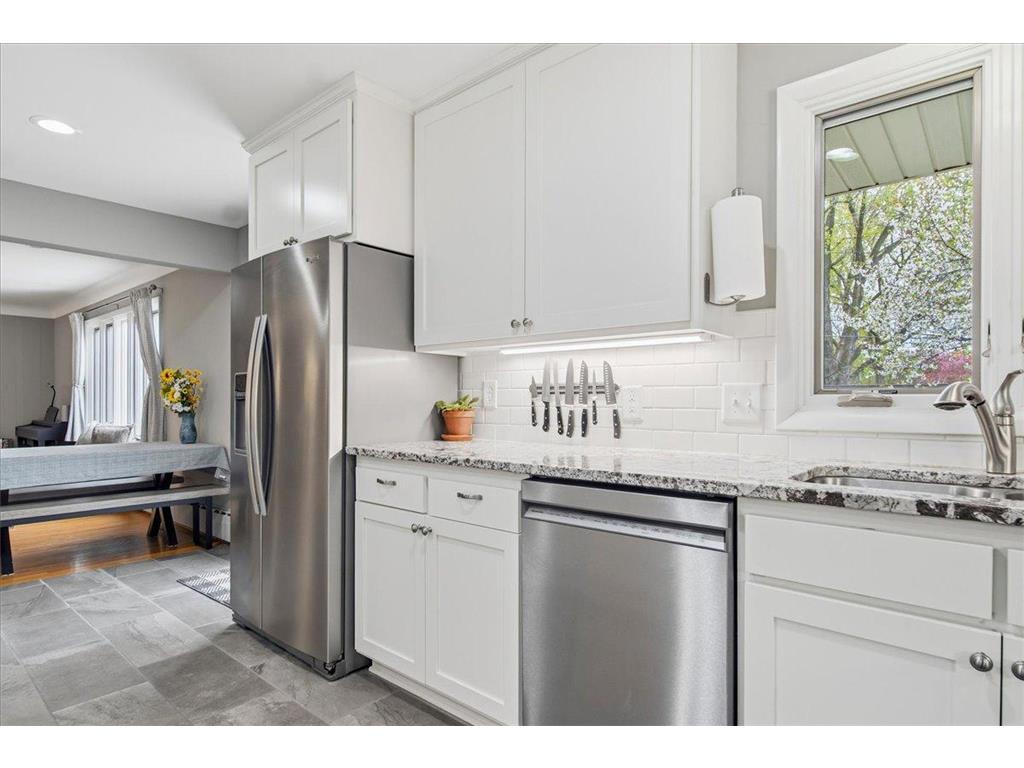 2222 Draper Avenue Roseville MN 55113 7059386 image20