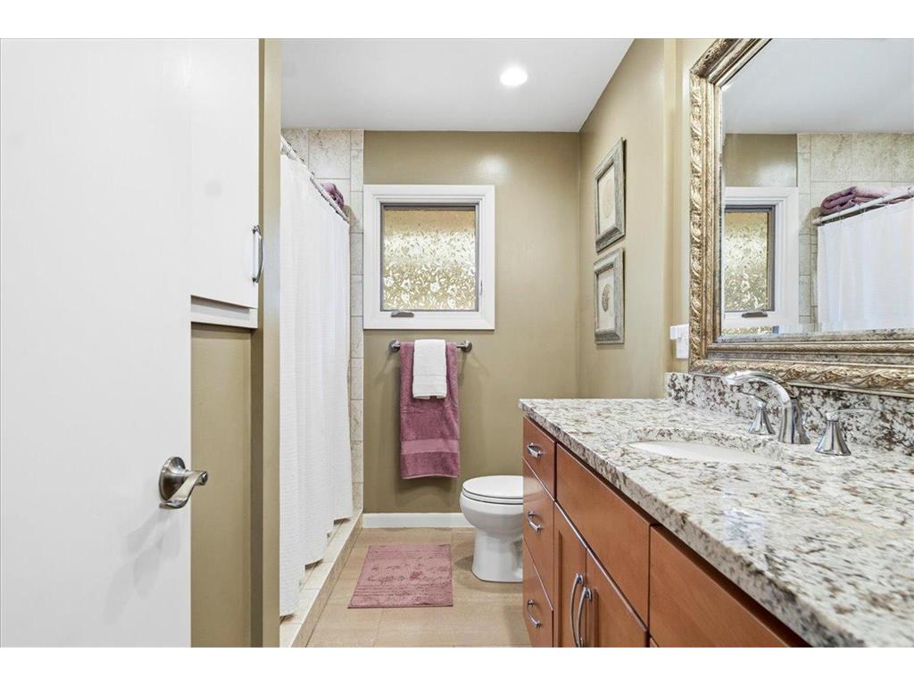 2222 Draper Avenue Roseville MN 55113 7059386 image24