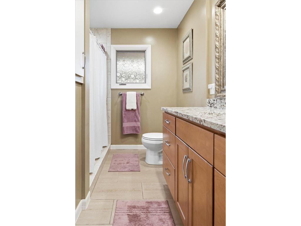 2222 Draper Avenue Roseville MN 55113 7059386 image25