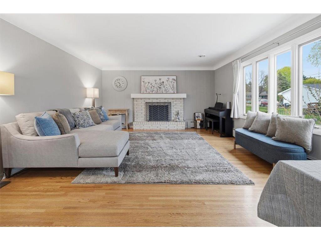 2222 Draper Avenue Roseville MN 55113 7059386 image3