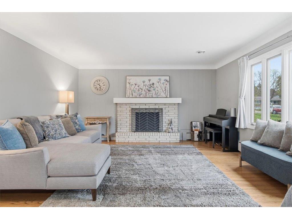 2222 Draper Avenue Roseville MN 55113 7059386 image4