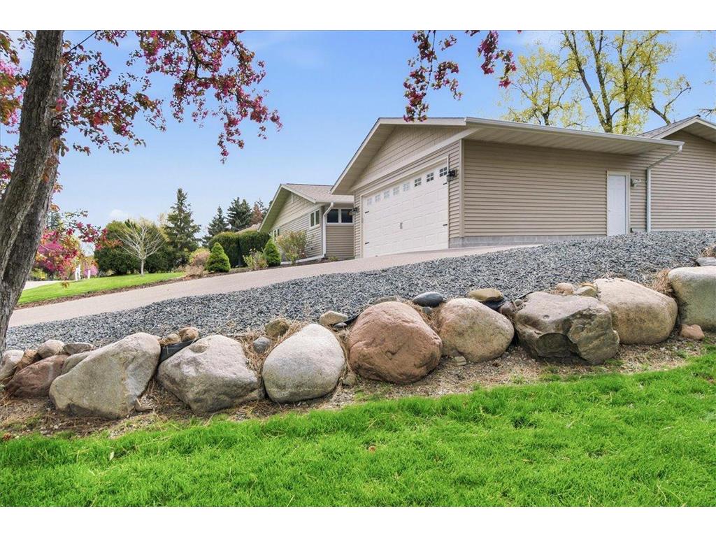 2222 Draper Avenue Roseville MN 55113 7059386 image48
