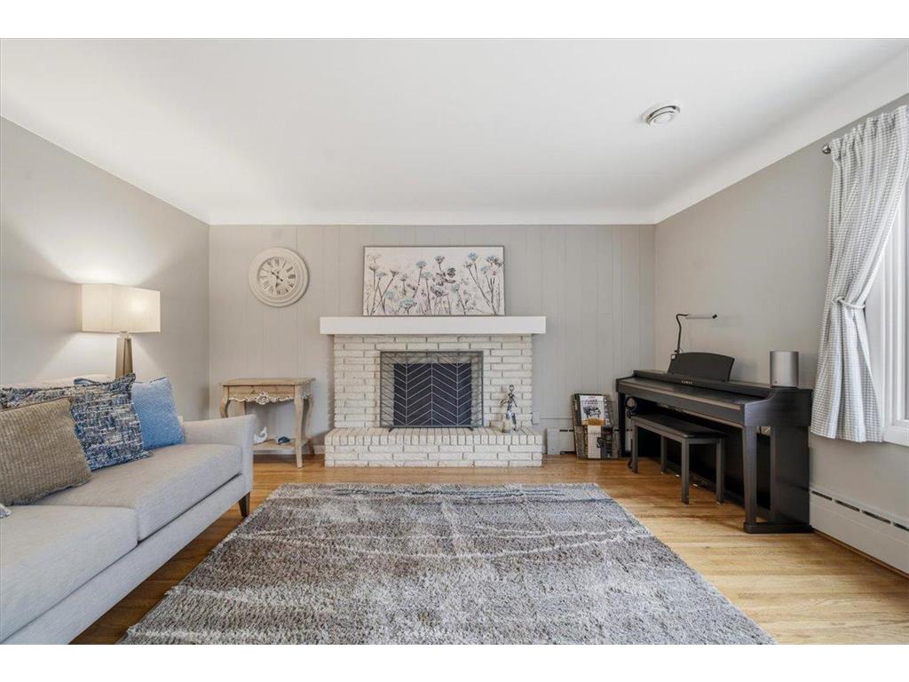 2222 Draper Avenue Roseville MN 55113 7059386 image5