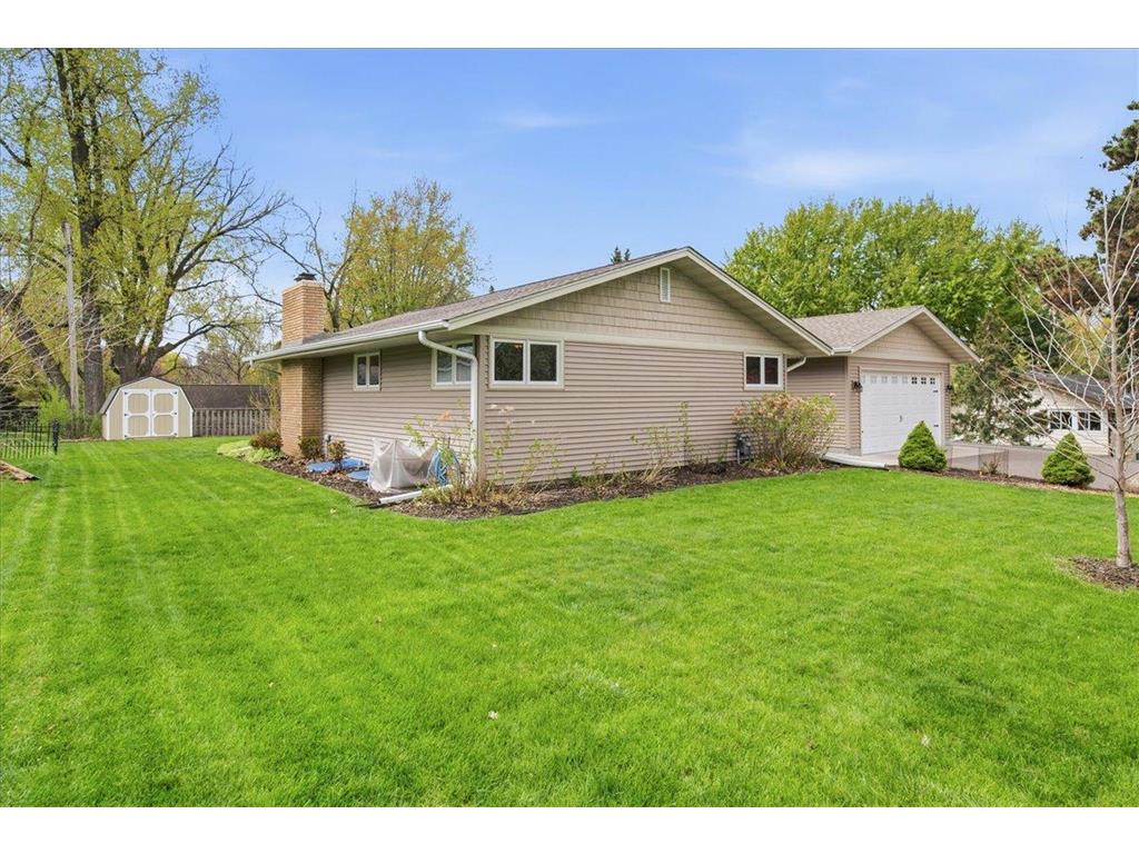 2222 Draper Avenue Roseville MN 55113 7059386 image50