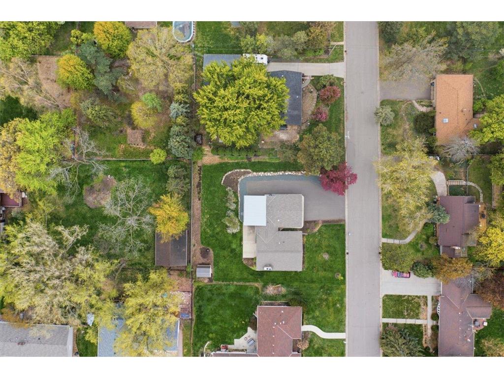 2222 Draper Avenue Roseville MN 55113 7059386 image56