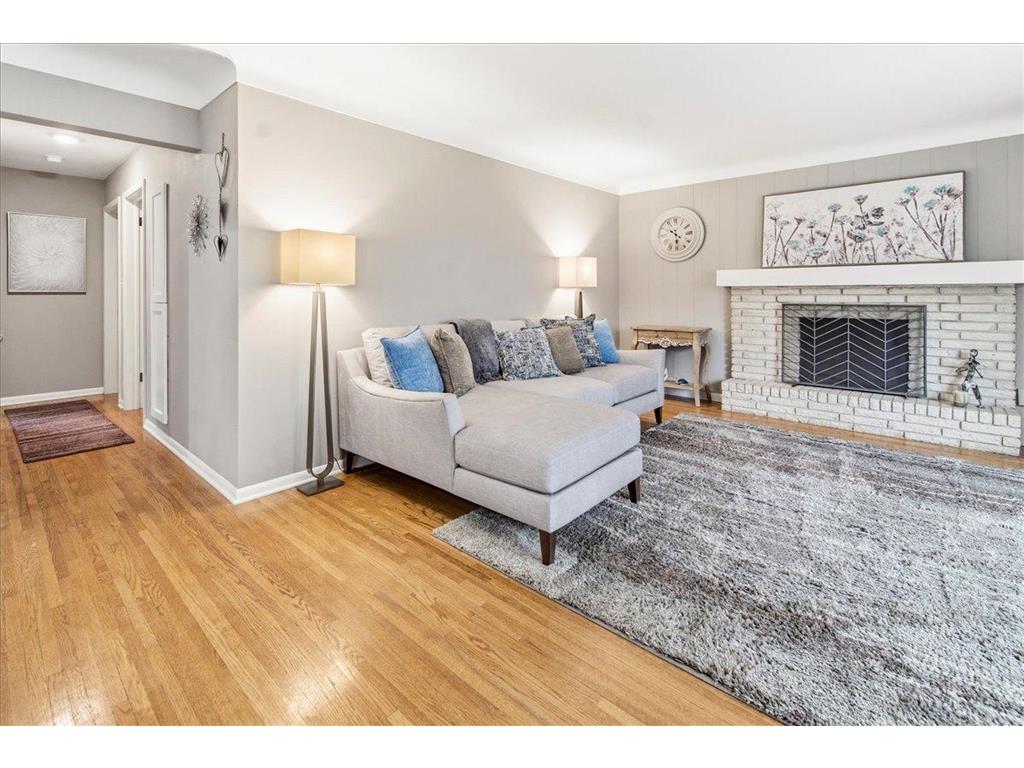 2222 Draper Avenue Roseville MN 55113 7059386 image6