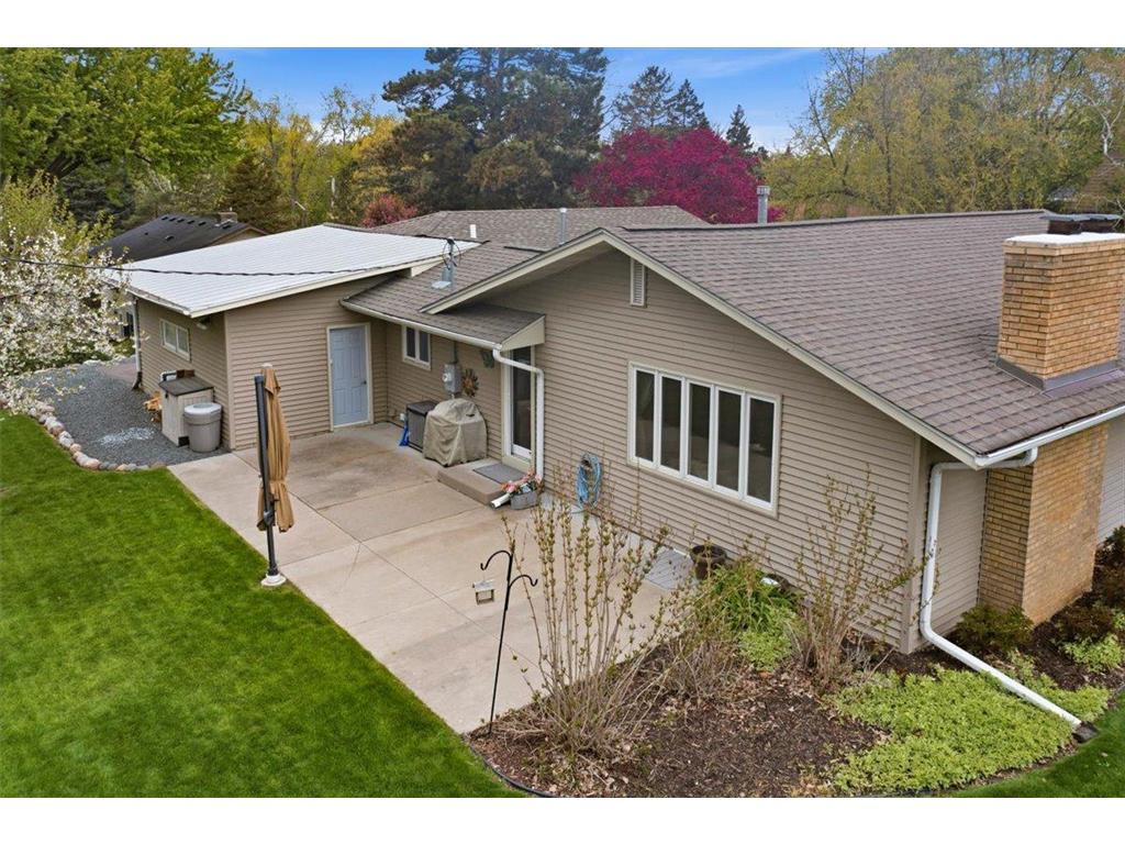 2222 Draper Avenue Roseville MN 55113 7059386 image60