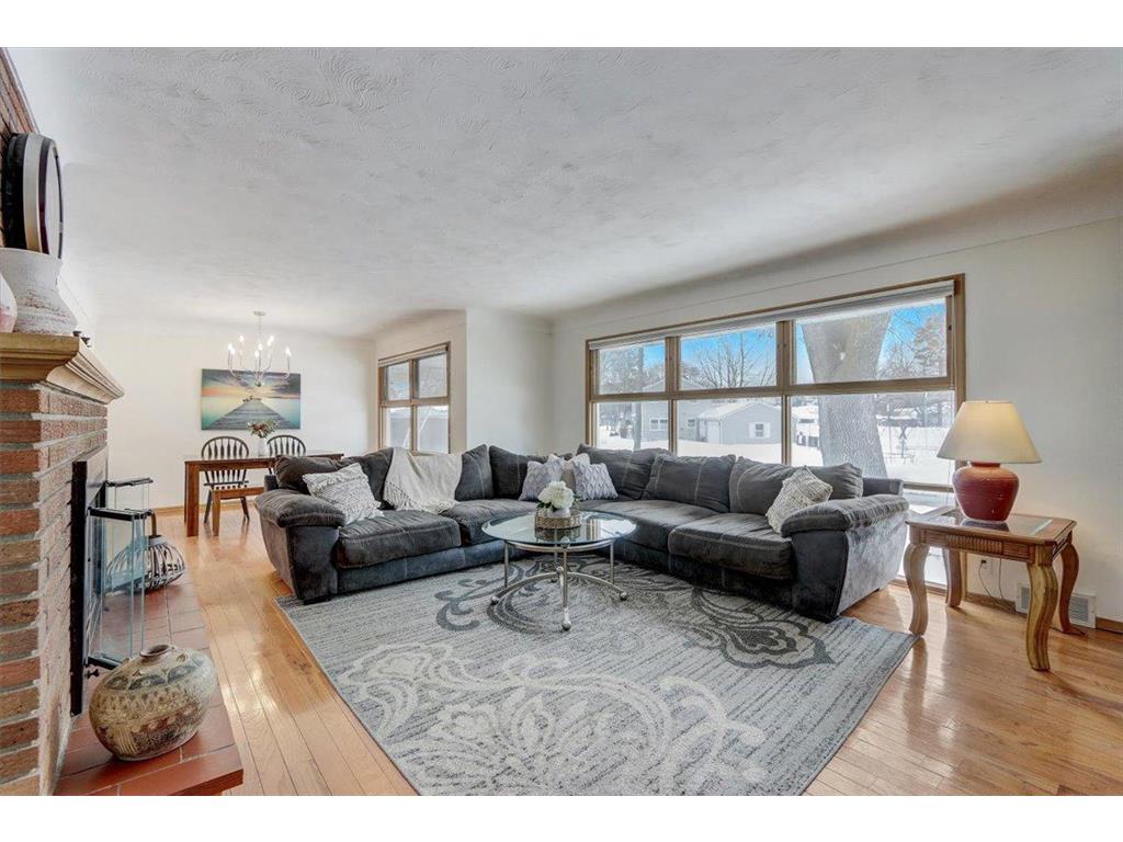 2222 Hansen Lane South Saint Paul MN 55075 6334604 image1