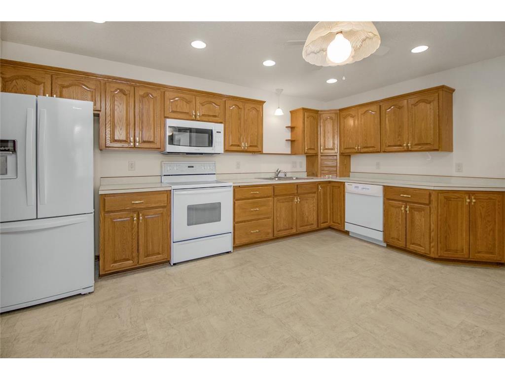 2224 Pinewood Drive Shakopee MN 55379 7027192 image11