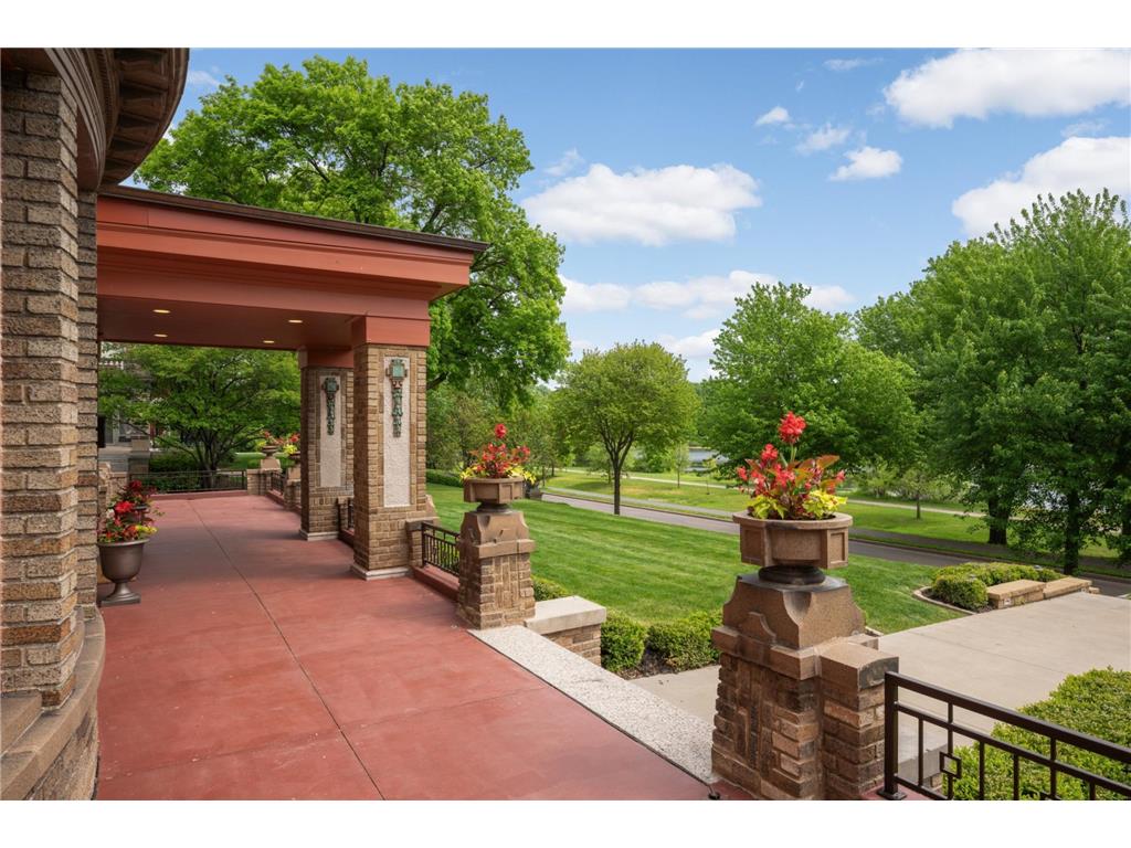 2224 W Lake Of The Isles Parkway Minneapolis MN 55405 - Lake of the Isles 7070909 image10