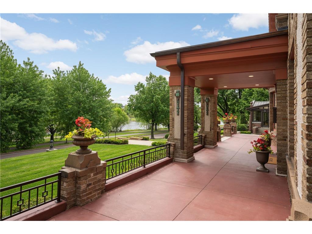 2224 W Lake Of The Isles Parkway Minneapolis MN 55405 - Lake of the Isles 7070909 image5