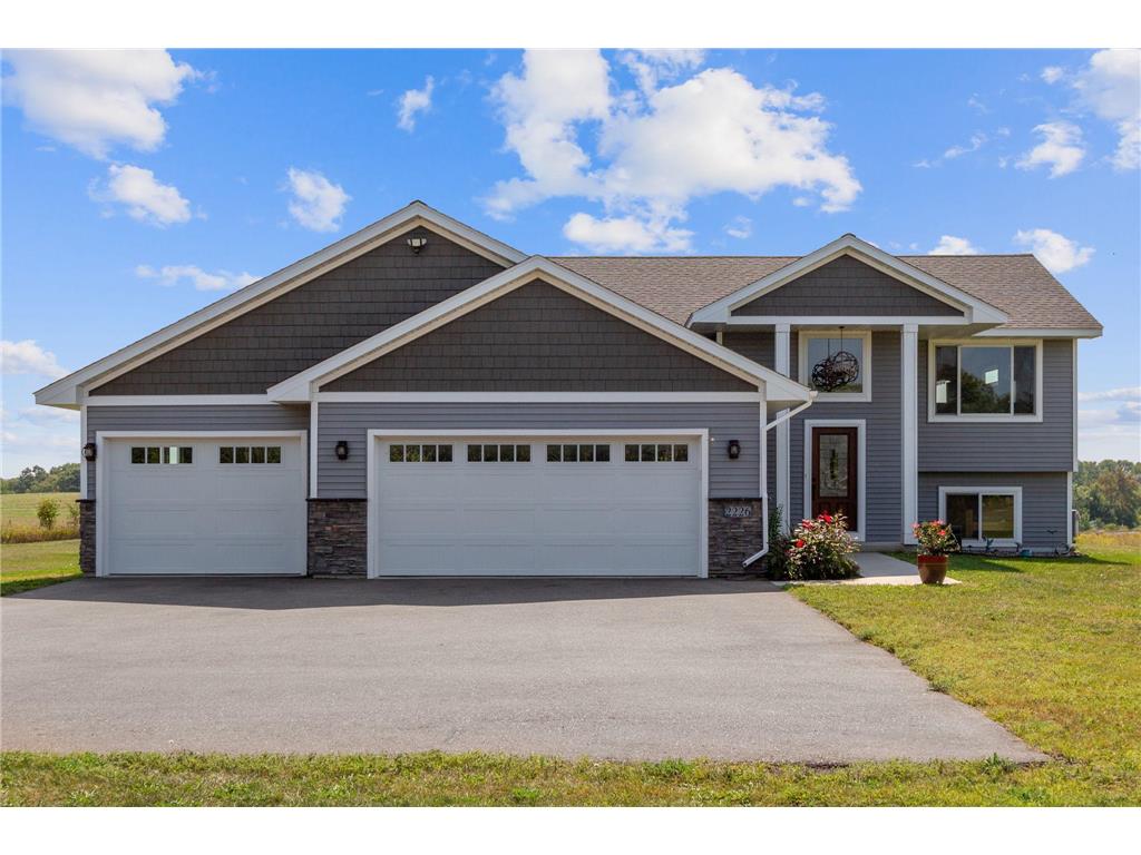 2226 84th Avenue Osceola WI 54020 6425931 image1