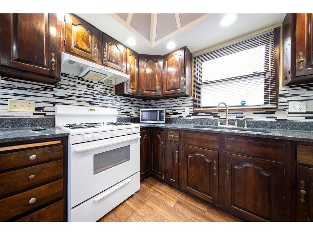 2226 Bryant Avenue N Minneapolis MN 55411 6818910 image10