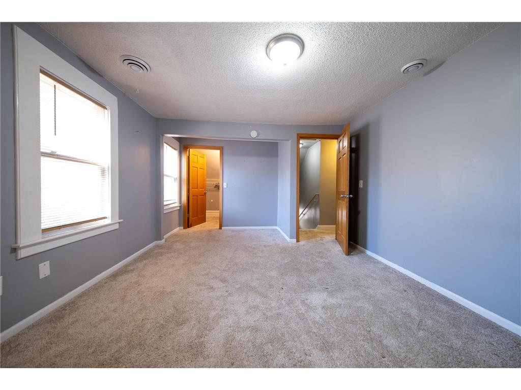 2226 Bryant Avenue N Minneapolis MN 55411 6818910 image16